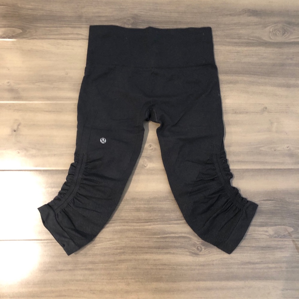Like new Lululemon in the flow crop without tags.